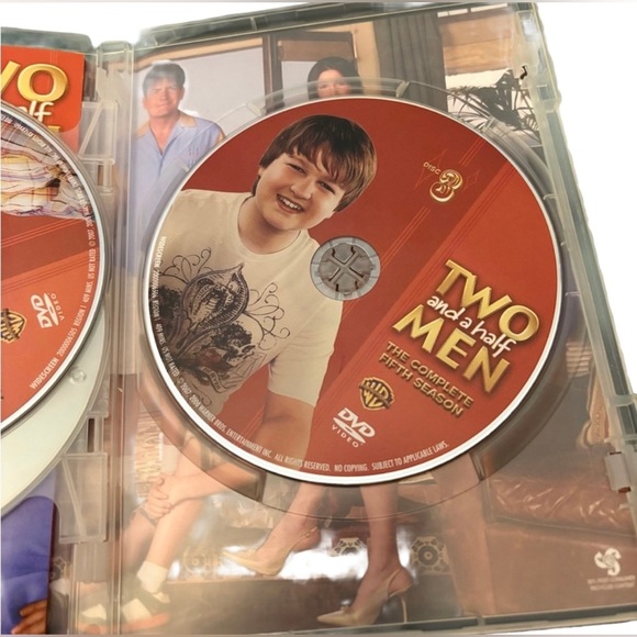 Two and a Half Men: The Complete Fifth Season DVD Box Set - 3 Discs - Picture 5 of 6